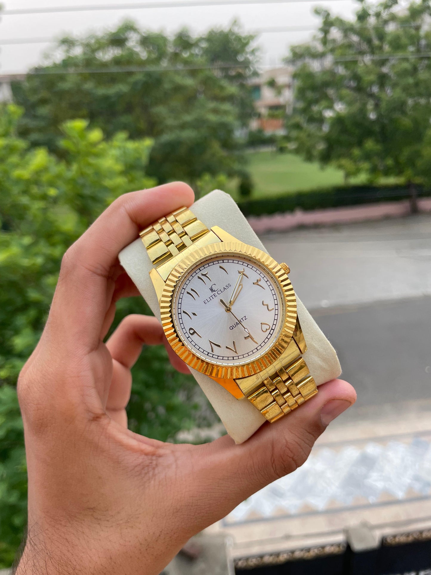 Elite Class Watch | Gold & Two tone Chain | Slightly defect color as in image