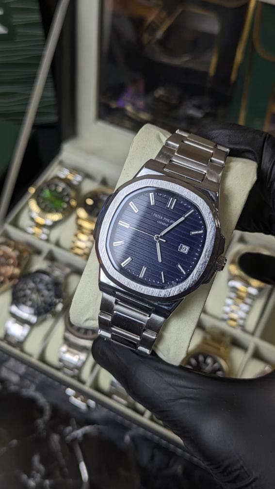 Patek Phillipe Geneve | Silver Blue | Date just