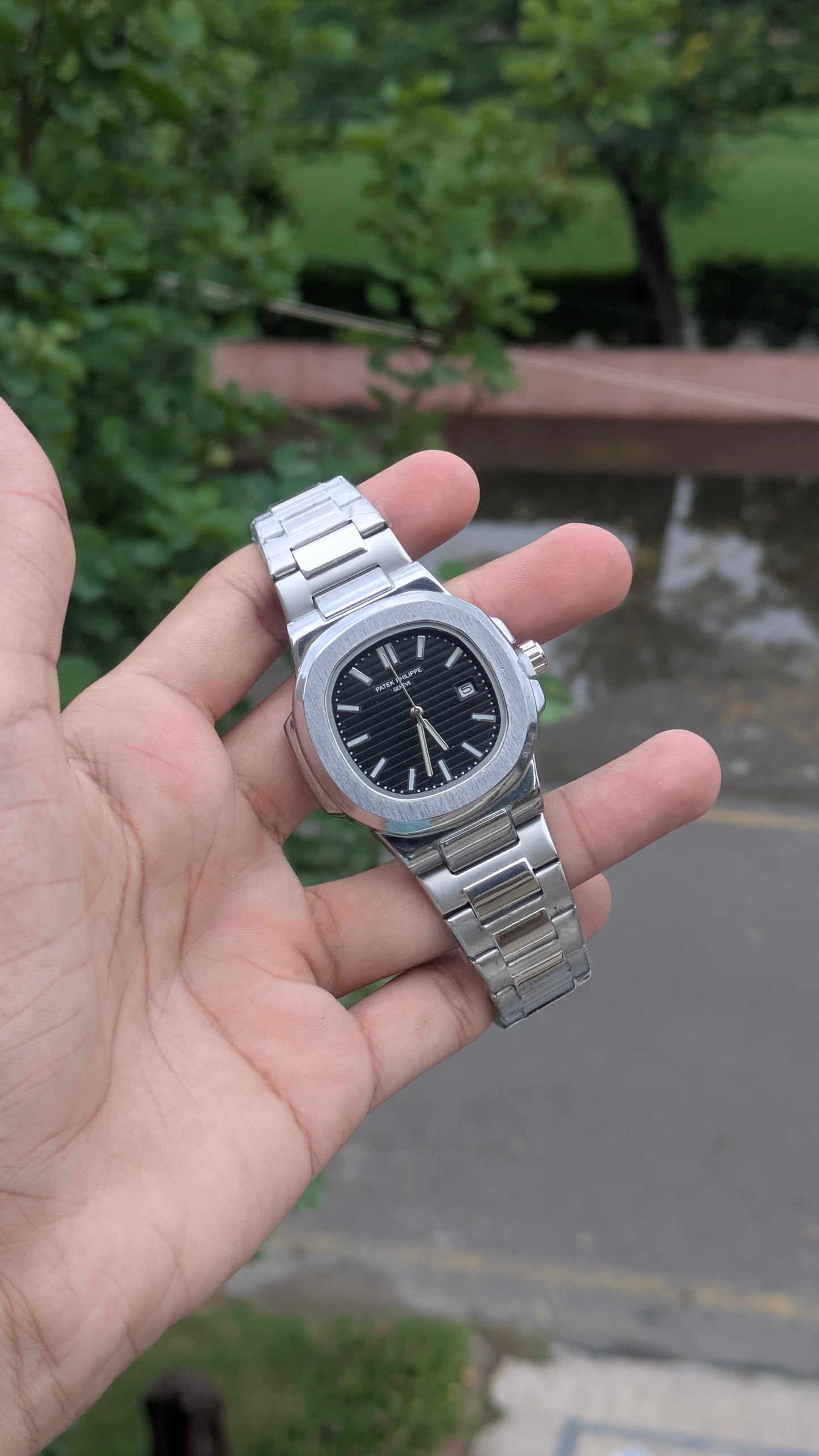 Patek Phillipe Geneve | Stainless Steel | Heavy Weight | Silver black | Date working